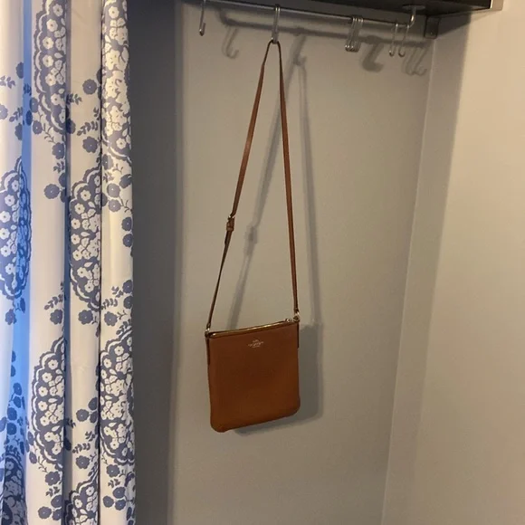 Coach crossbody - Picture 3 of 10